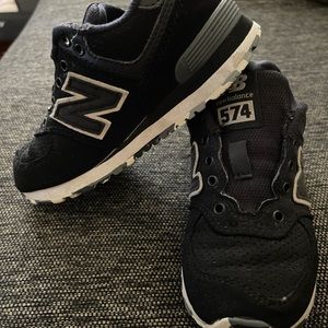 New balance sneakers toddler sz 11